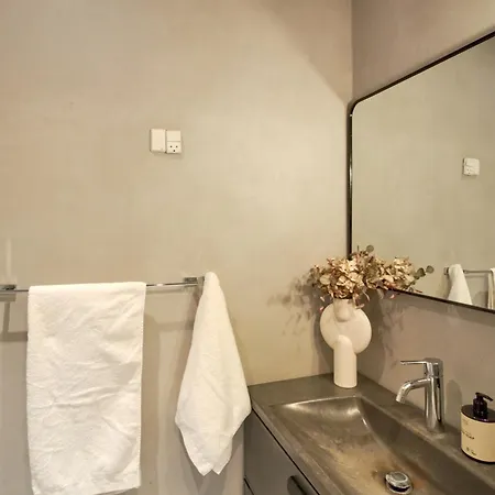 Unique In Great Location Apartment