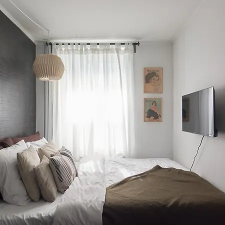 Unique In Great Location Apartment *