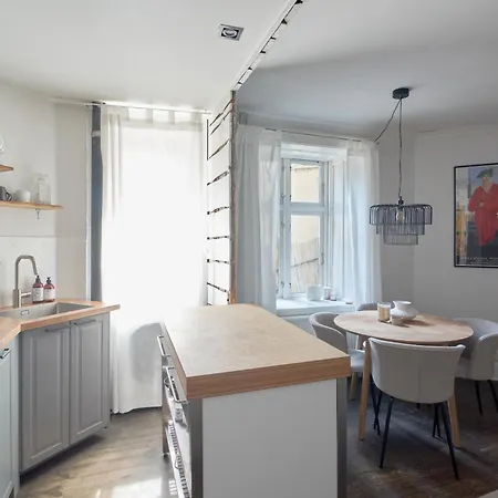 Unique In Great Location Apartment *
